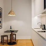 アパートホテル Ando Living - Madalena House 4*